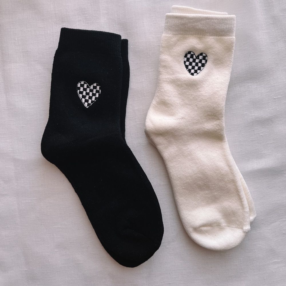 NEW Checkered Heart Ankle Socks, White - Picture 2 of 3